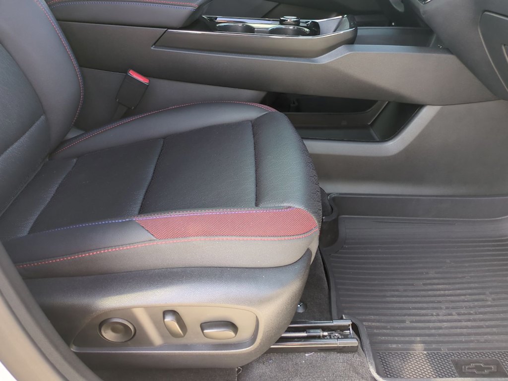 Thumbnail: 2026 Chevrolet Equinox - 15