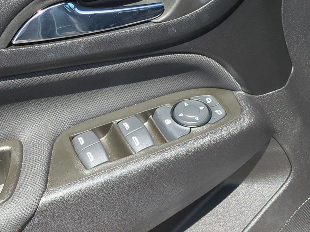 Thumbnail: 2023 Chevrolet Equinox - 30