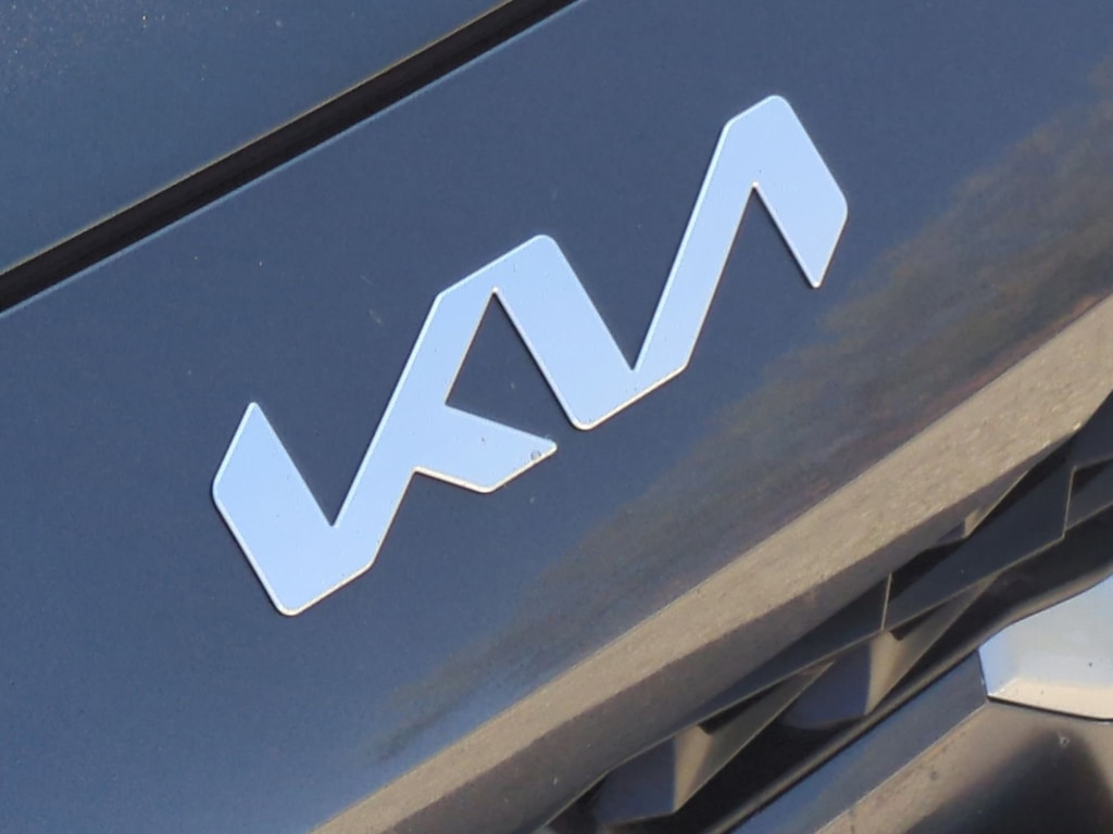 Thumbnail: 2023 Kia Forte - 7