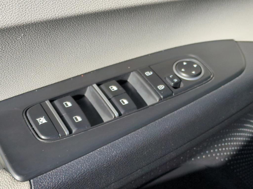 Thumbnail: 2023 Kia Forte - 27