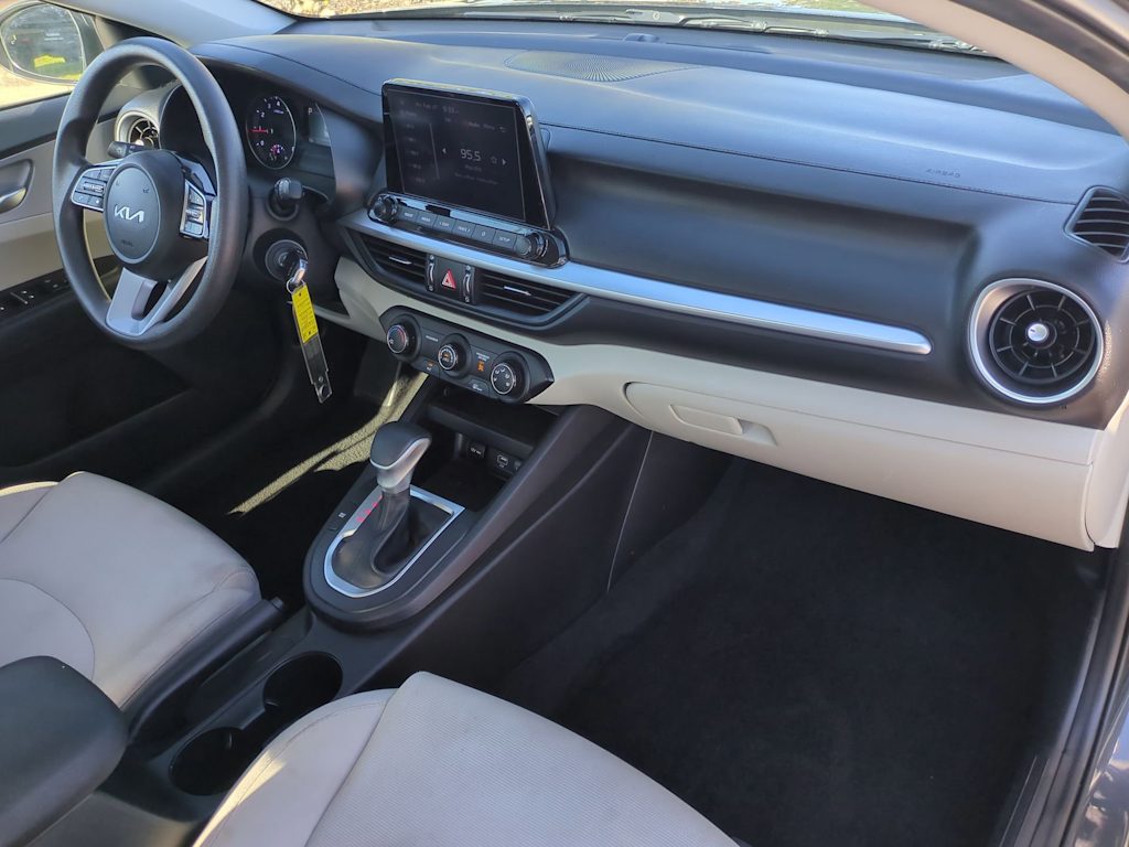 Thumbnail: 2023 Kia Forte - 14