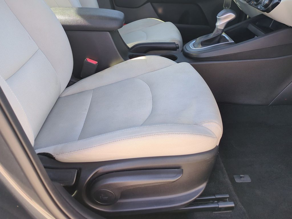 Thumbnail: 2023 Kia Forte - 30