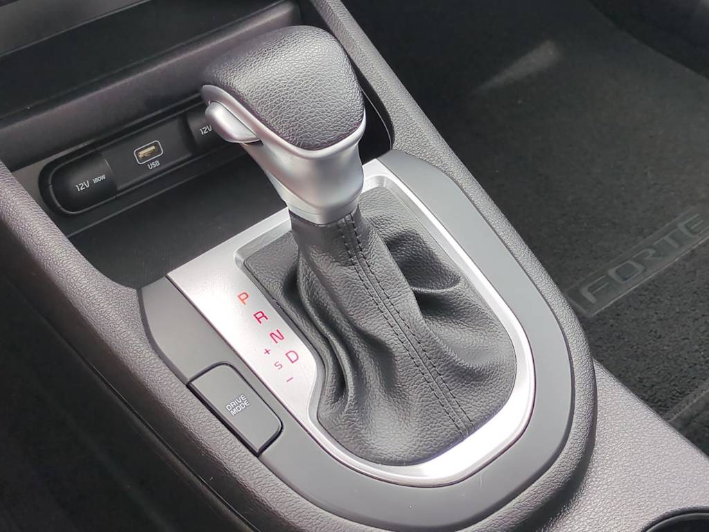 Thumbnail: 2023 Kia Forte - 16