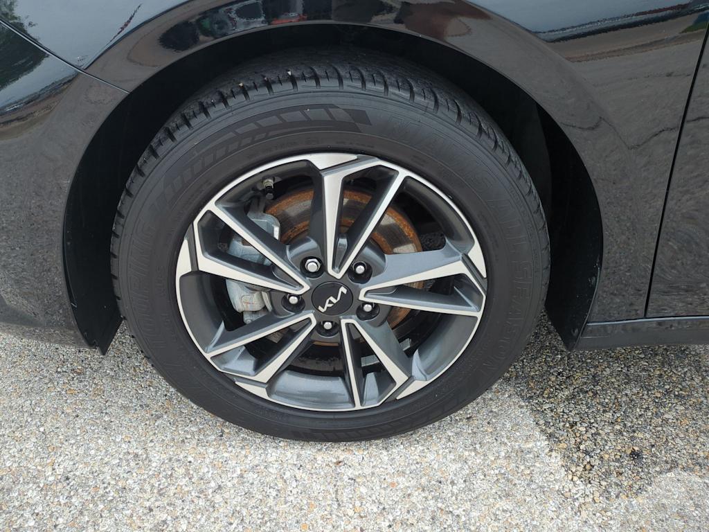 Thumbnail: 2023 Kia Forte - 8