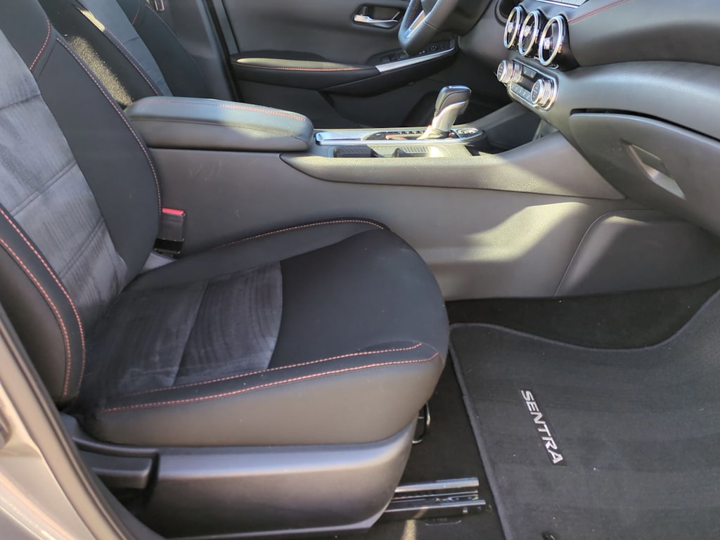 Thumbnail: 2024 Nissan Sentra - 32