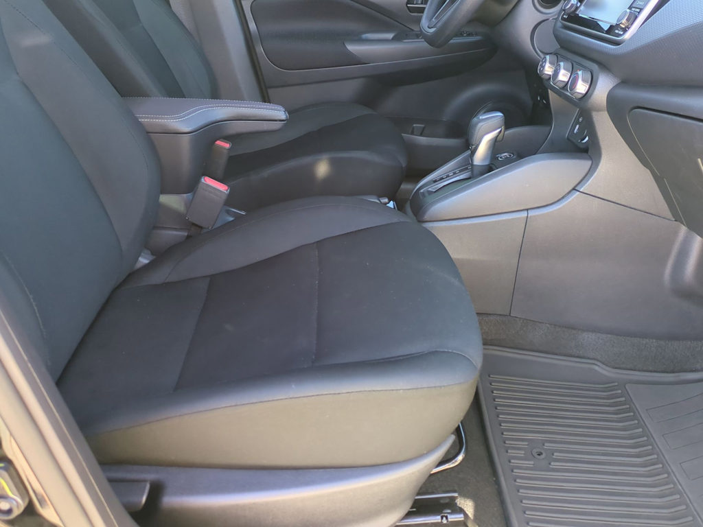 Thumbnail: 2023 Nissan Kicks - 32