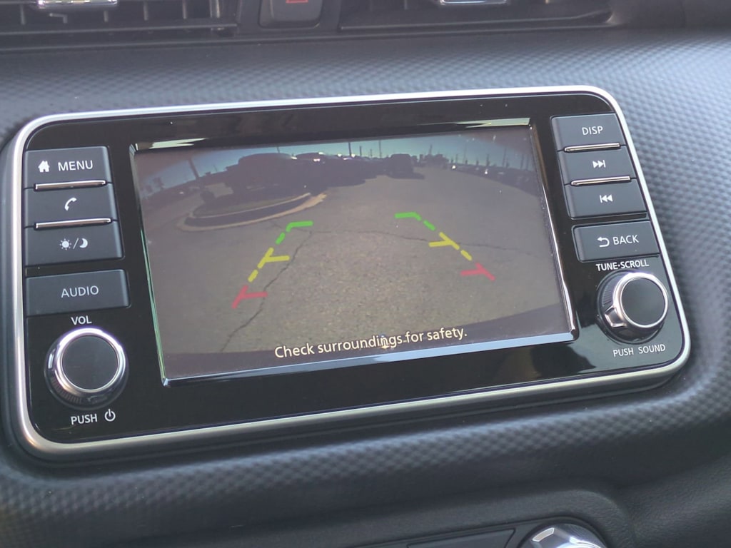 Thumbnail: 2023 Nissan Kicks - 25