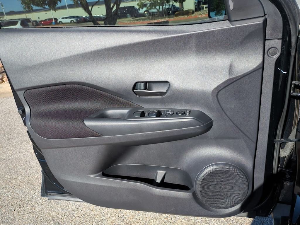 Thumbnail: 2023 Nissan Kicks - 28