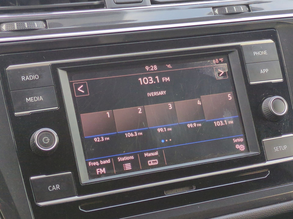 Thumbnail: 2018 Volkswagen Tiguan - 15