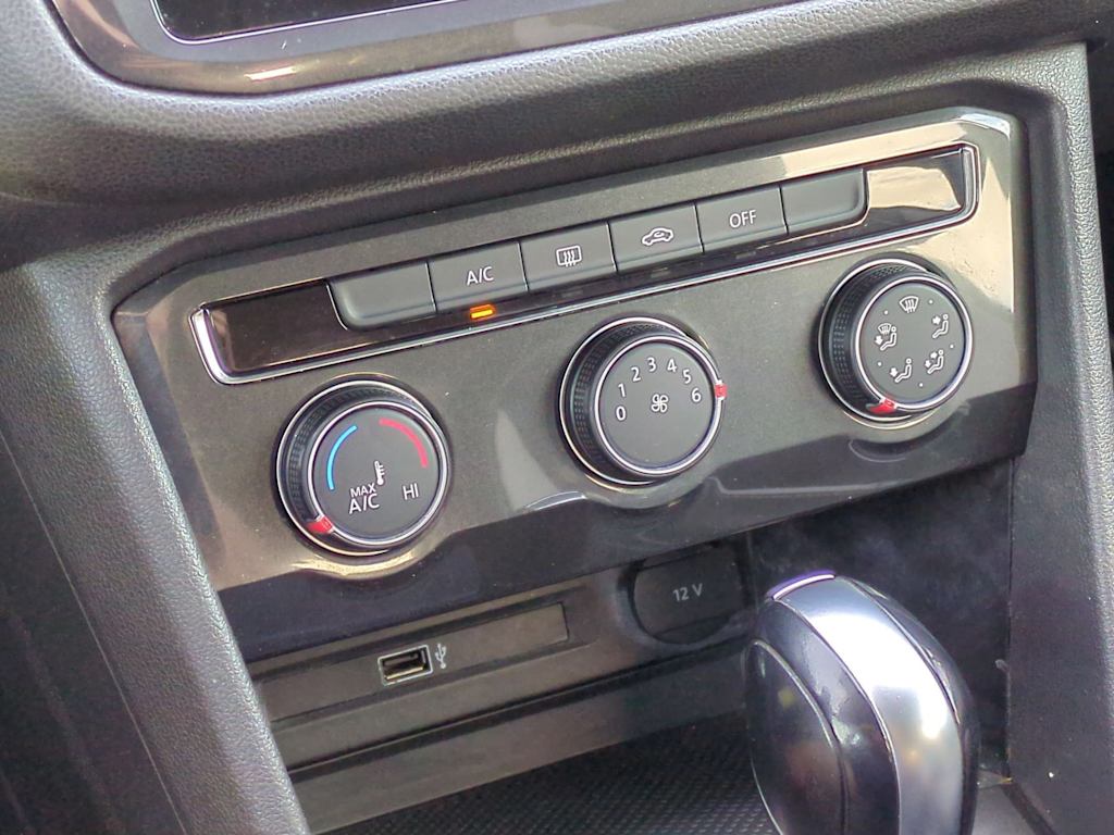 Thumbnail: 2018 Volkswagen Tiguan - 26