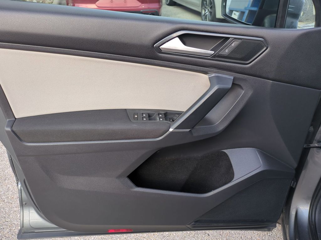 Thumbnail: 2018 Volkswagen Tiguan - 28