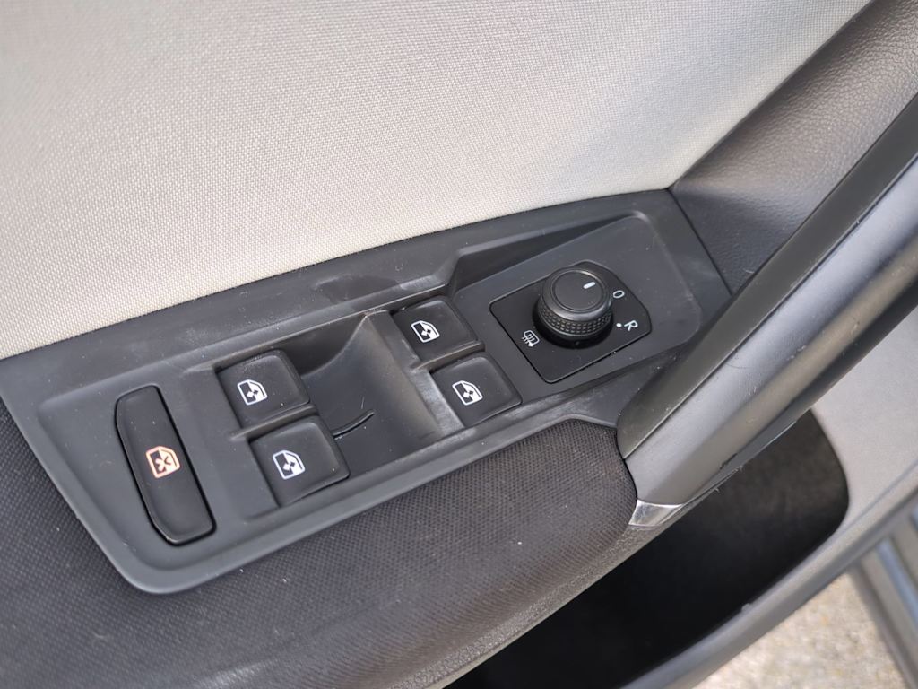 Thumbnail: 2018 Volkswagen Tiguan - 29