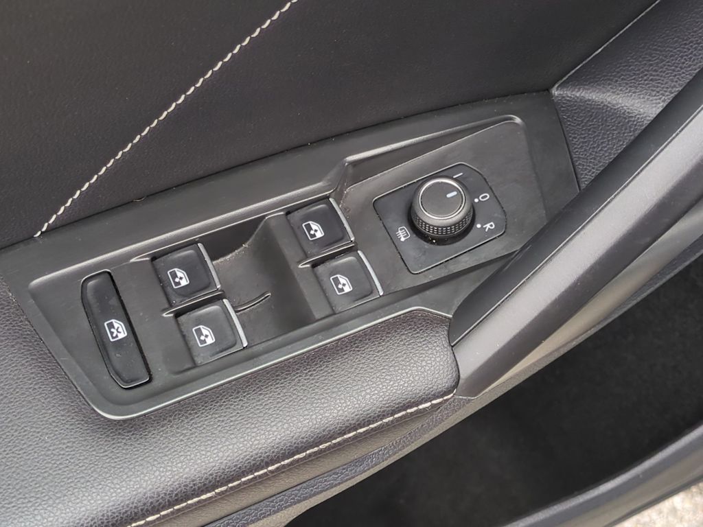 Thumbnail: 2024 Volkswagen Tiguan - 30