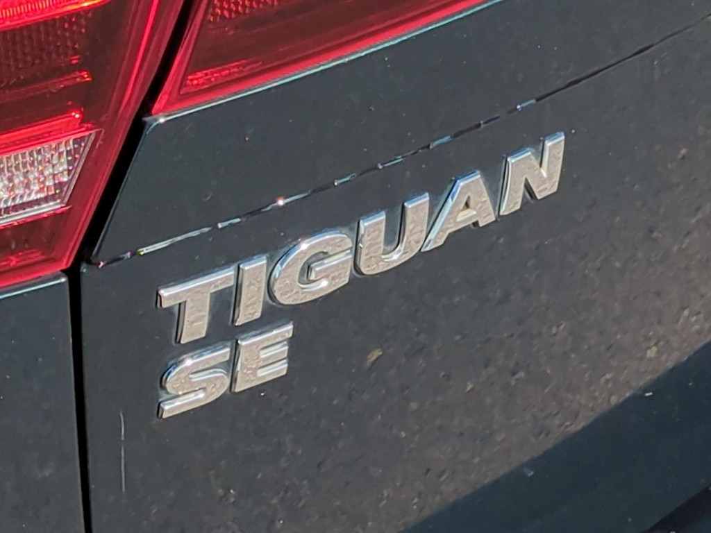 Thumbnail: 2018 Volkswagen Tiguan - 7