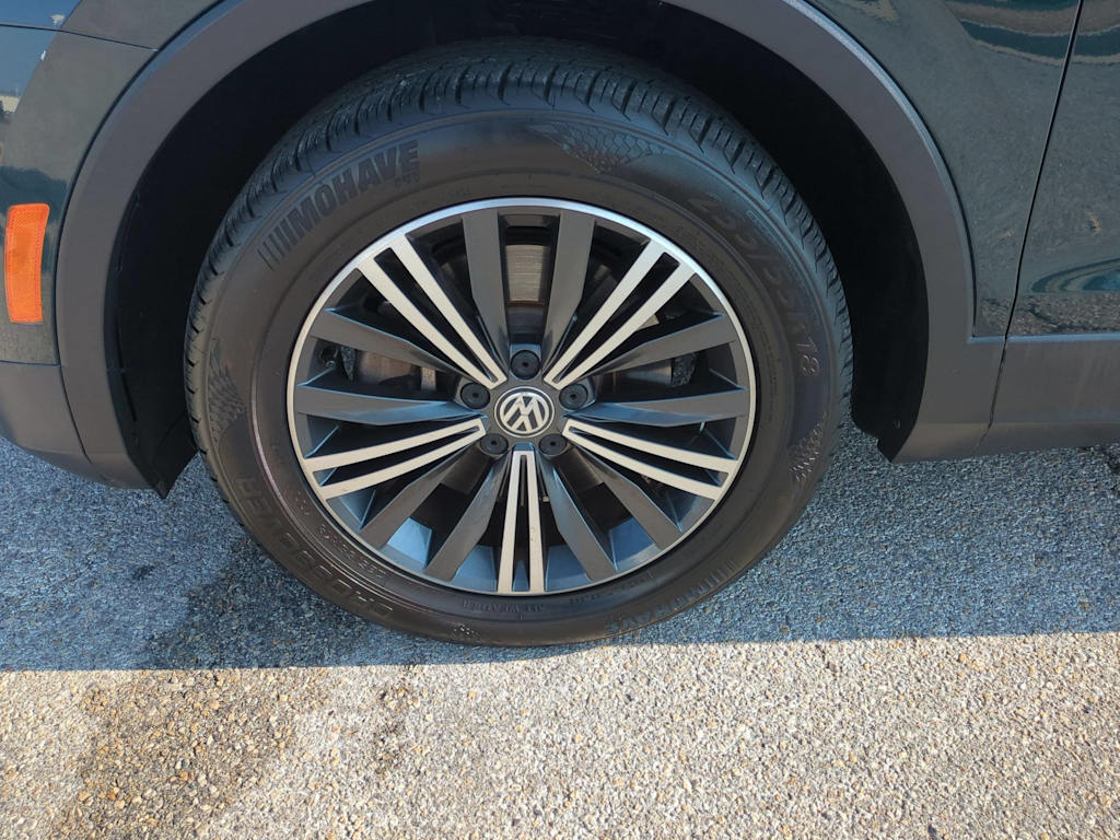 Thumbnail: 2018 Volkswagen Tiguan - 8
