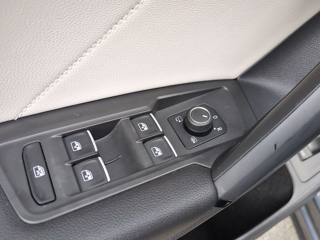 Thumbnail: 2019 Volkswagen Tiguan - 33