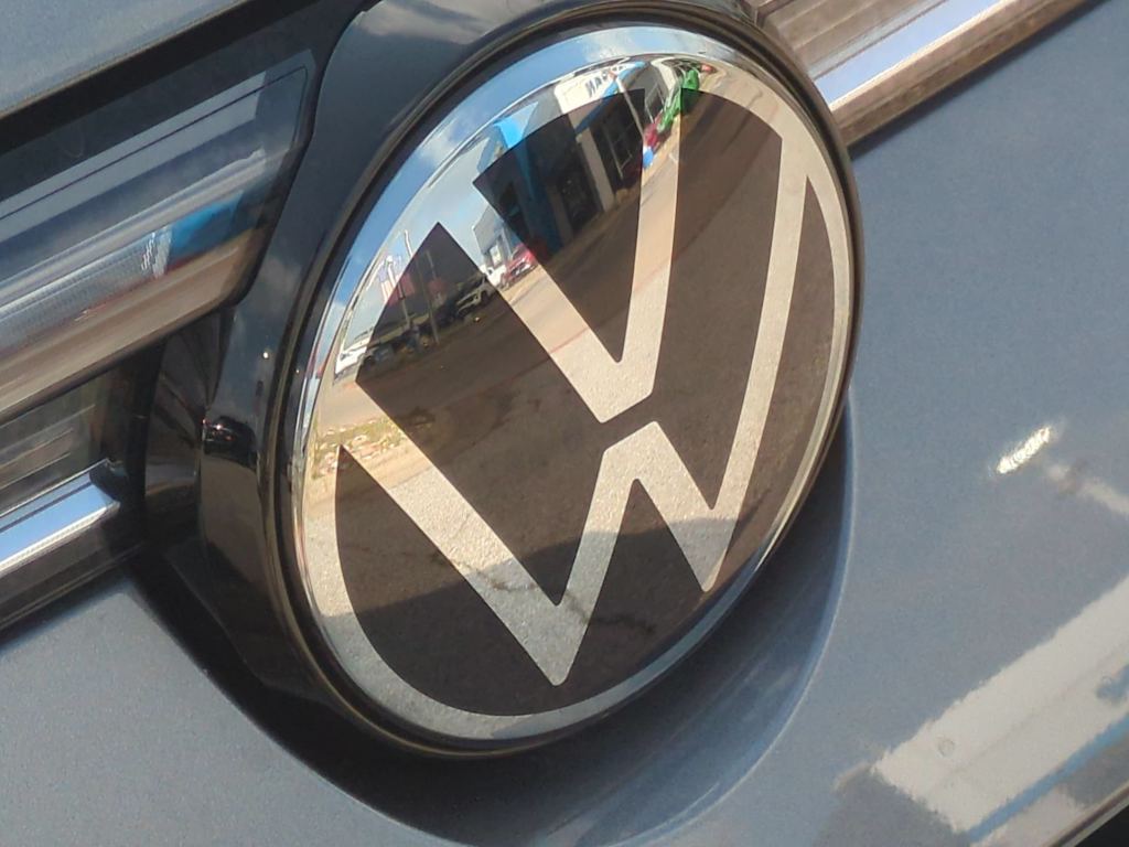 Thumbnail: 2025 Volkswagen Taos - 8