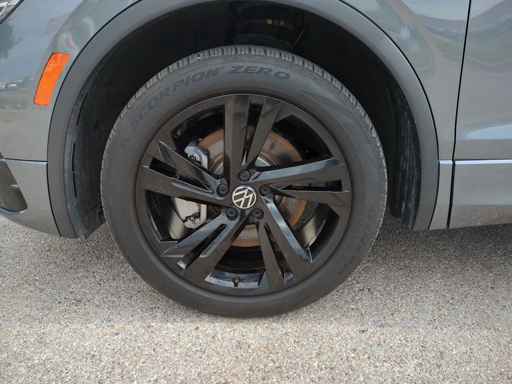 2023 Volkswagen Tiguan SE R-Line Black 33