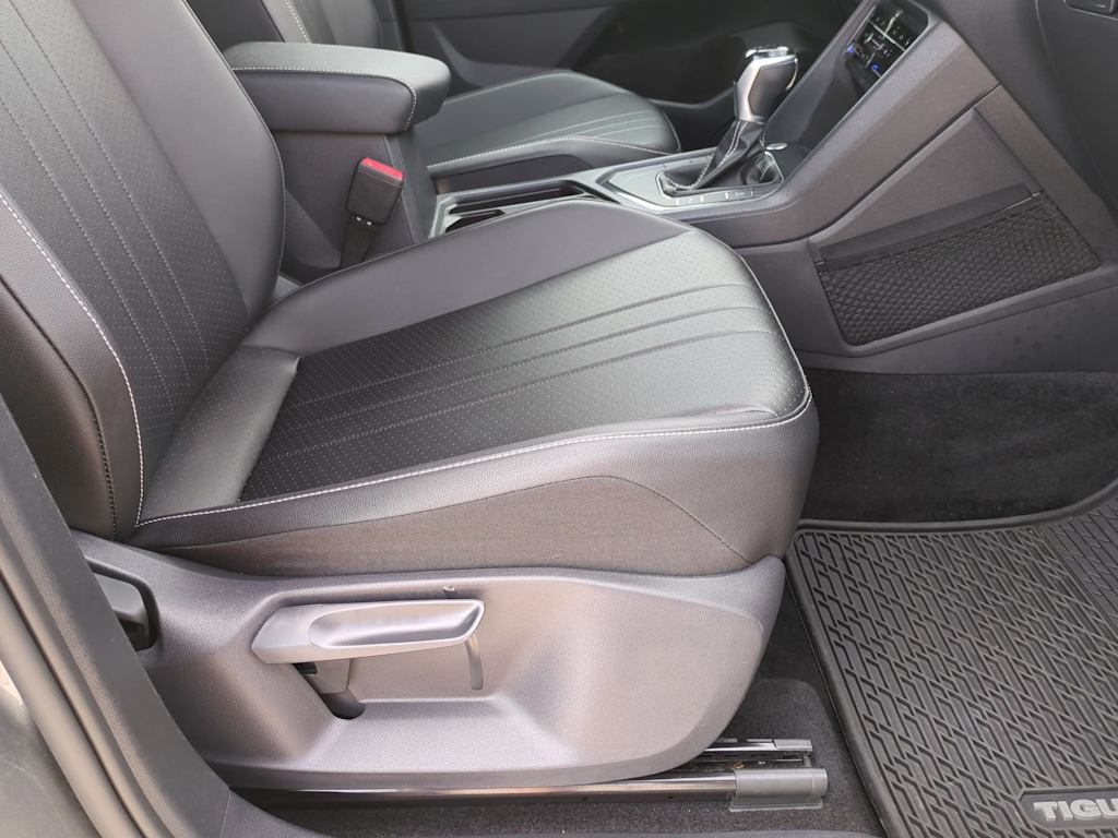 2023 Volkswagen Tiguan SE R-Line Black 12