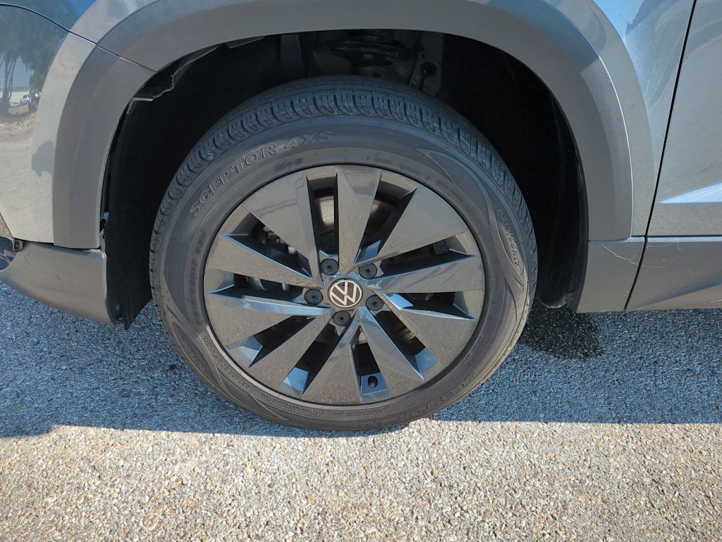 Thumbnail: 2022 Volkswagen Taos - 8