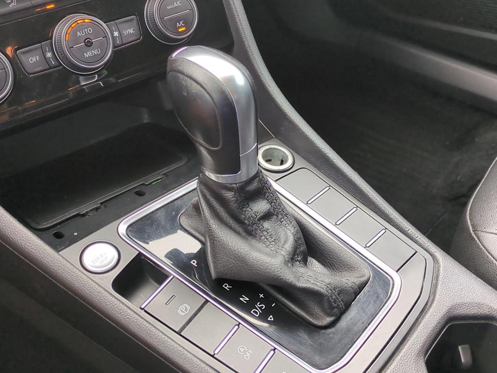 Thumbnail: 2019 Volkswagen Jetta - 15