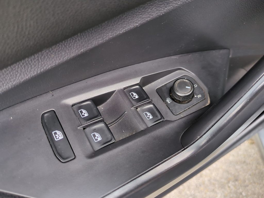 Thumbnail: 2019 Volkswagen Jetta - 30