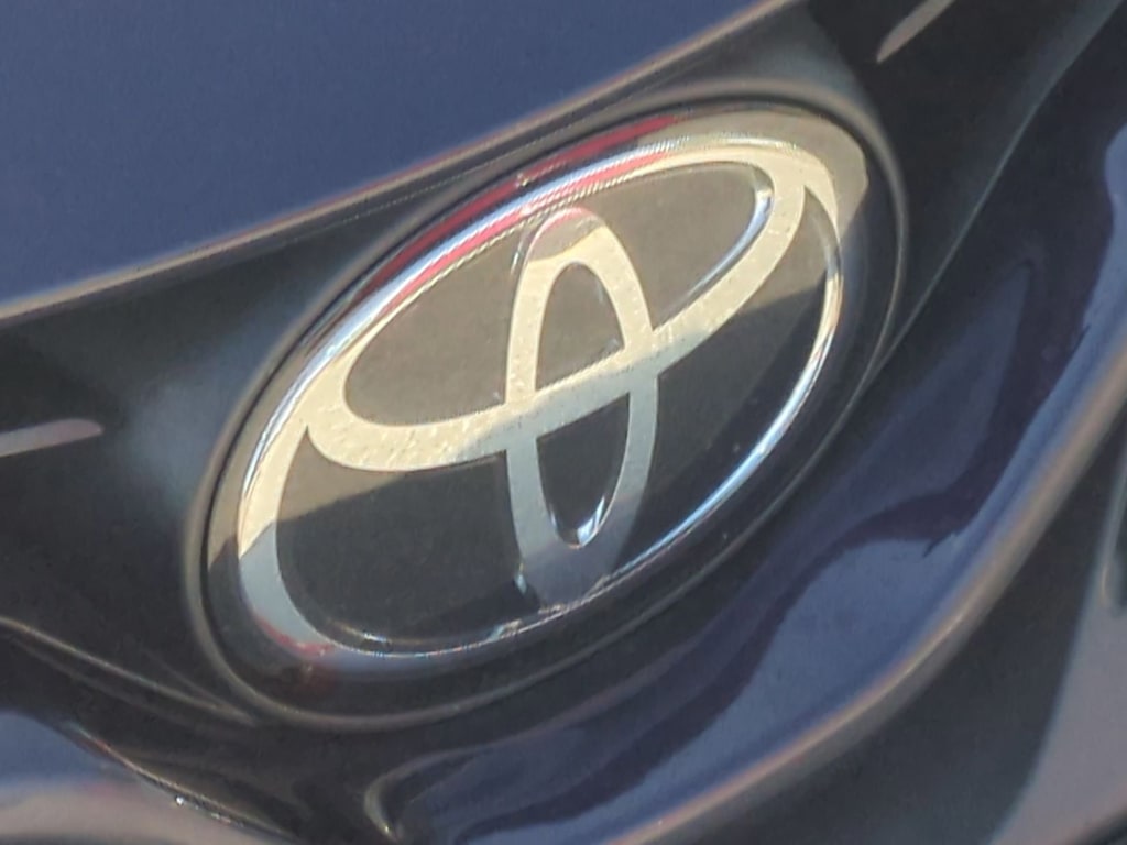 Thumbnail: 2022 Toyota Camry - 33