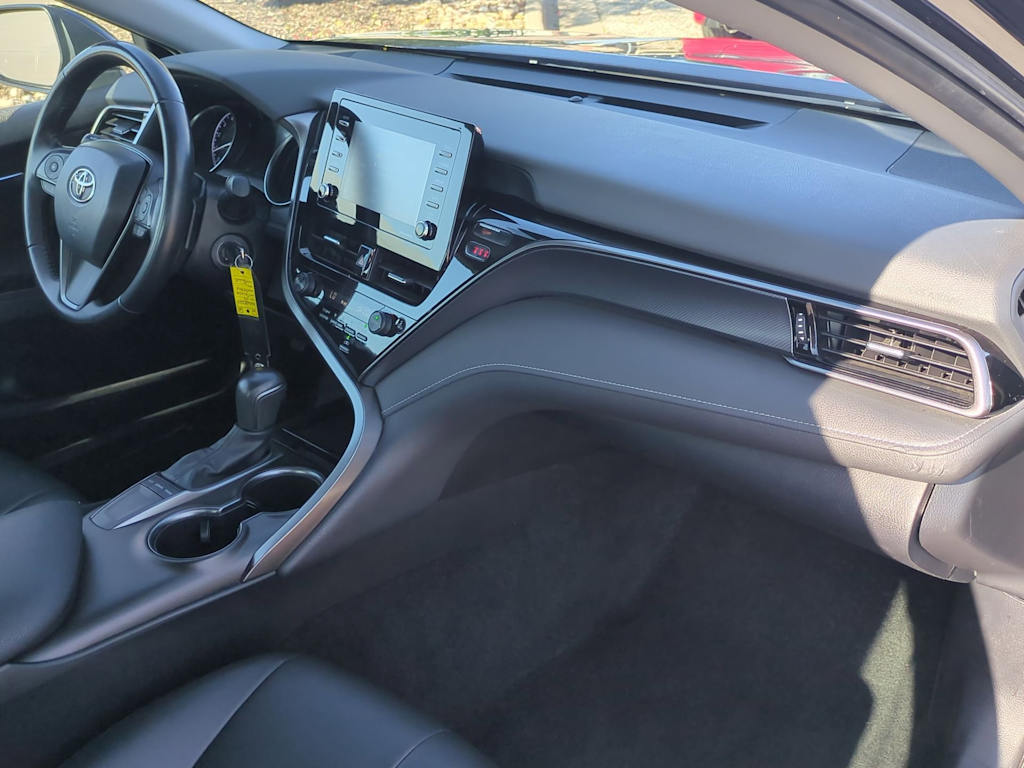 Thumbnail: 2022 Toyota Camry - 15