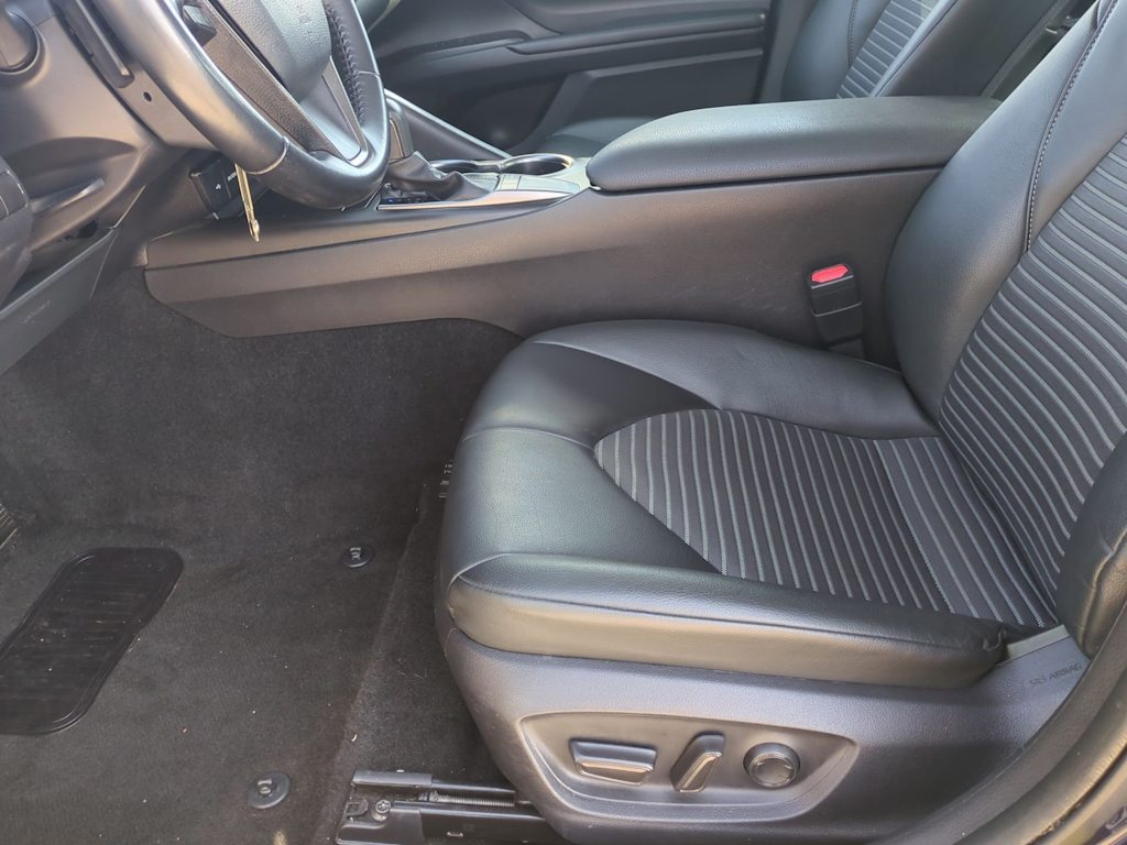 Thumbnail: 2022 Toyota Camry - 11