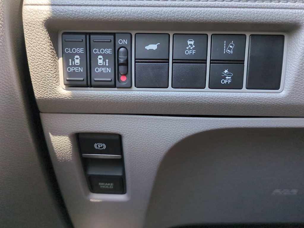 Thumbnail: 2019 Honda Odyssey - 25