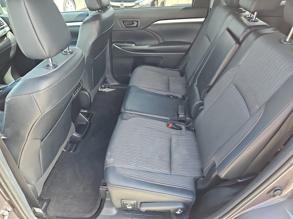 2019 Toyota Highlander Plus 13