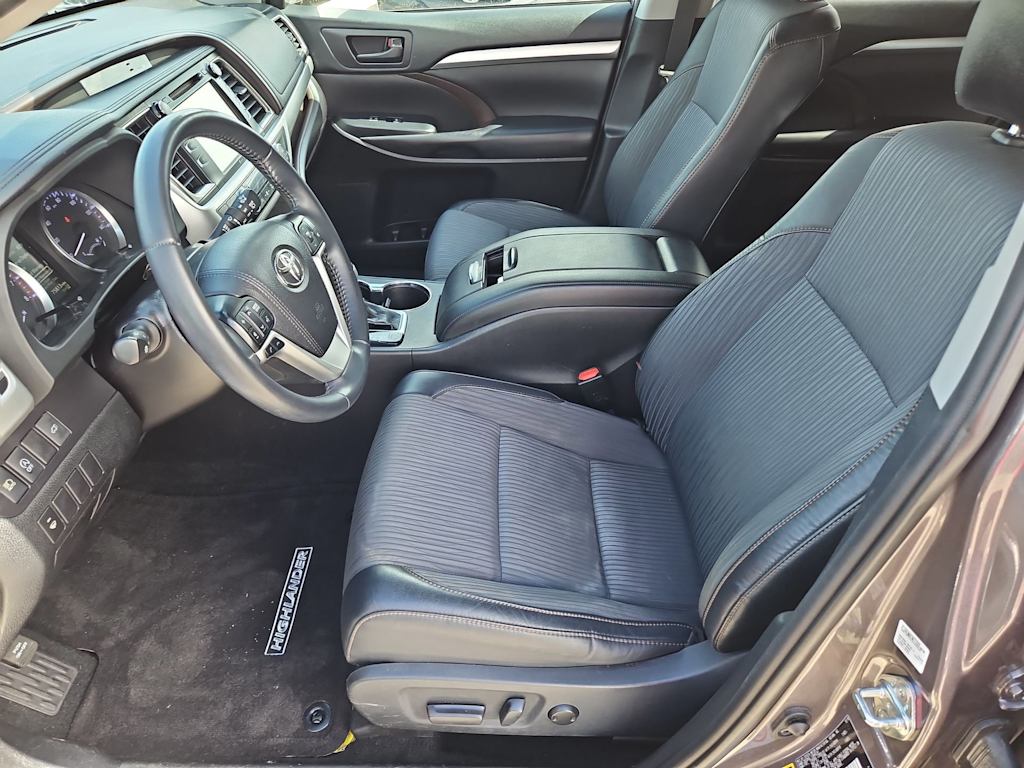 2019 Toyota Highlander Plus 11