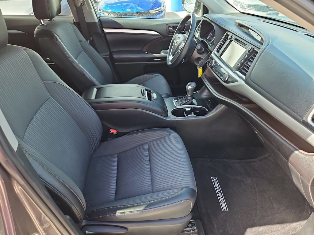 2019 Toyota Highlander Plus 12