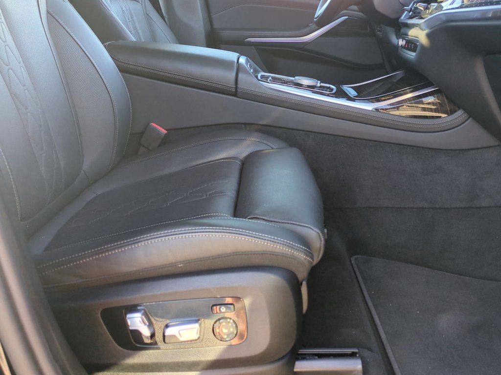 Thumbnail: 2025 BMW X7 - 16