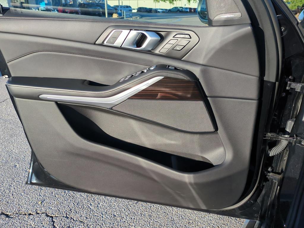 Thumbnail: 2025 BMW X7 - 30