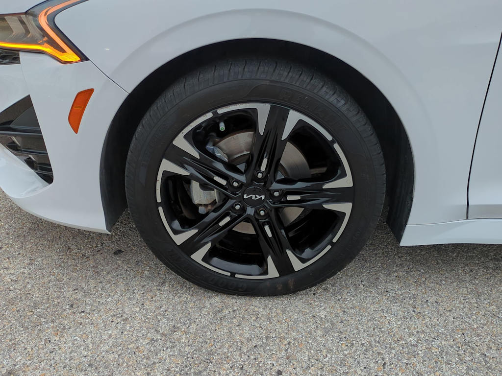 2022 Kia K5 GT-Line 8