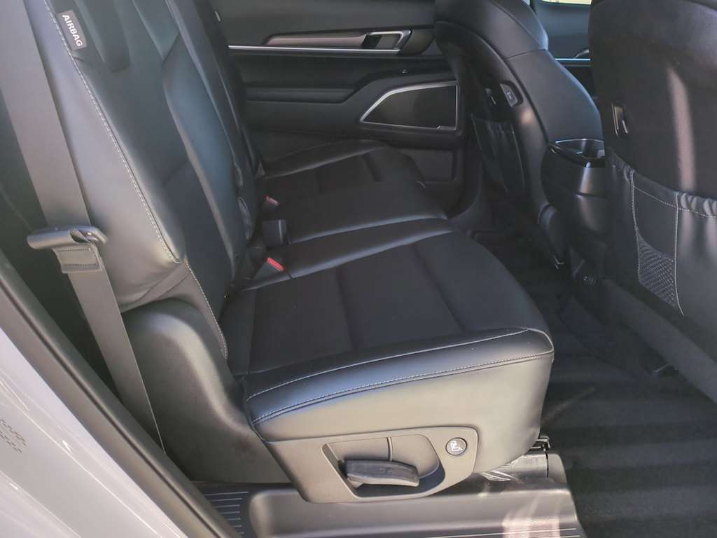 Thumbnail: 2025 Kia Telluride - 32