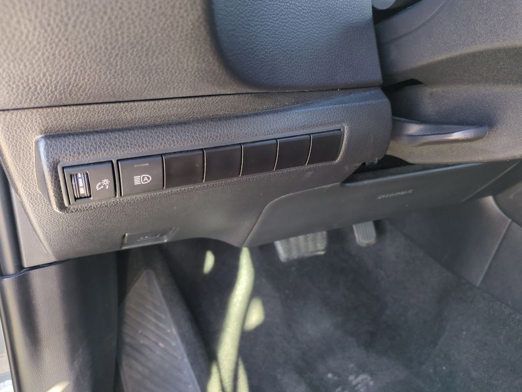 Thumbnail: 2024 Toyota Corolla - 33