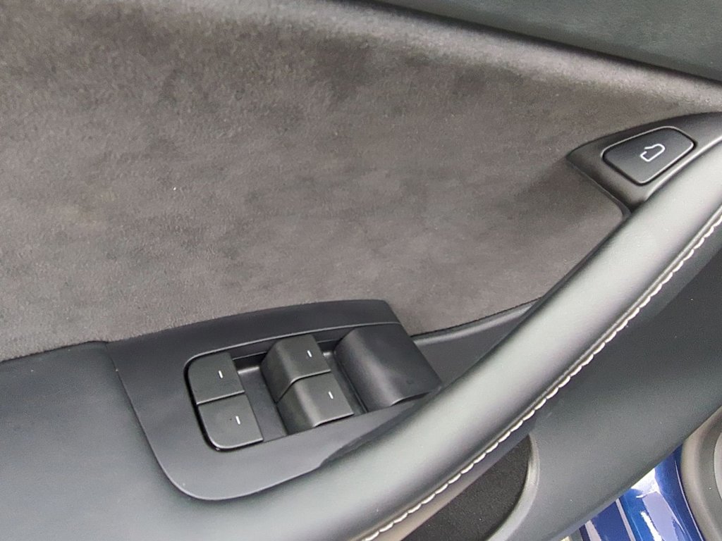 2024 Tesla Model Y Long Range 28