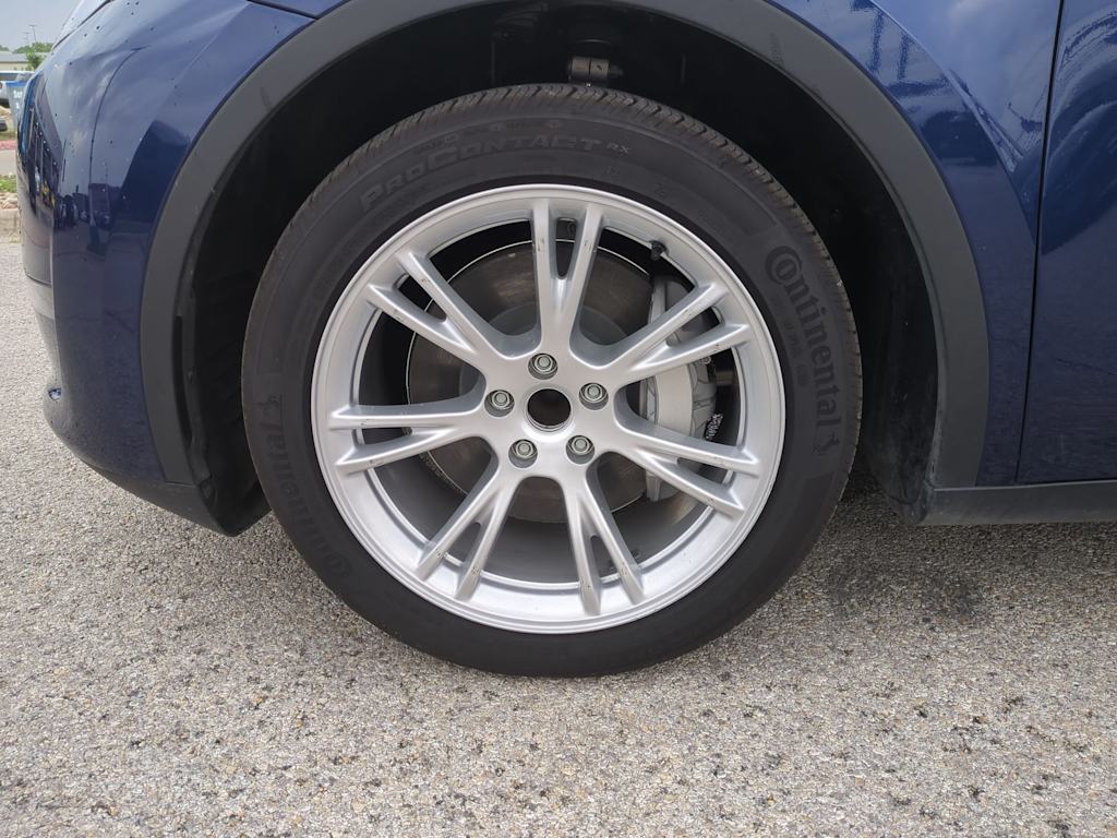2024 Tesla Model Y Long Range 8