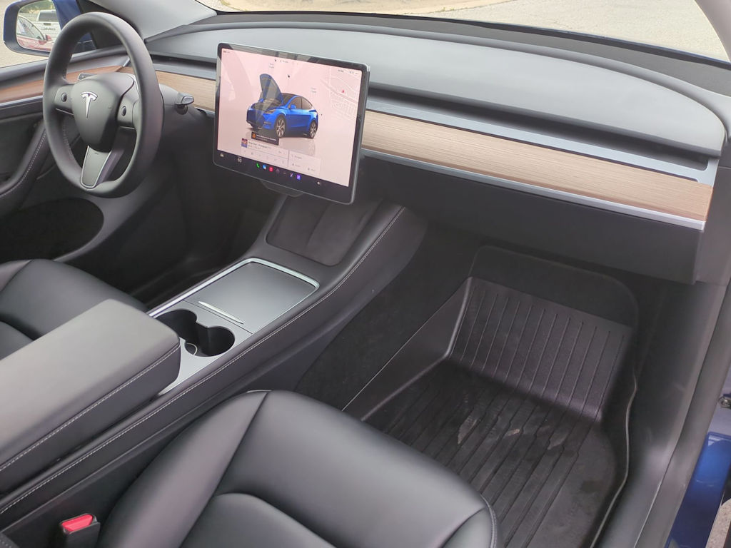 2024 Tesla Model Y Long Range 11