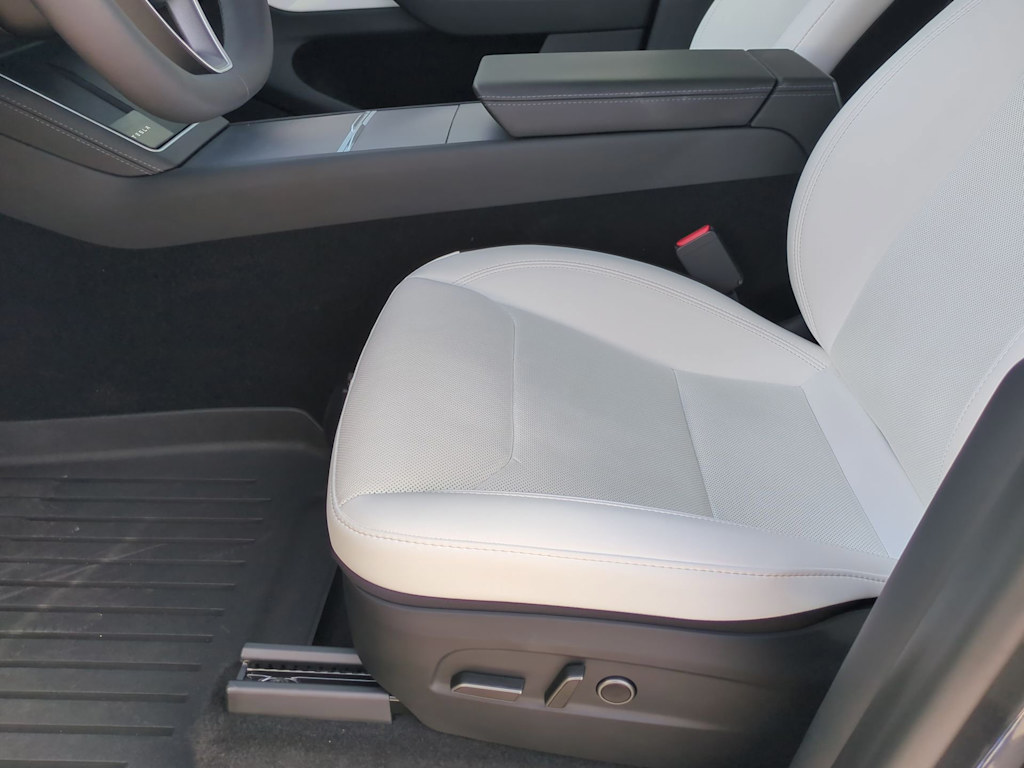 Thumbnail: 2026 Tesla Model Y - 24