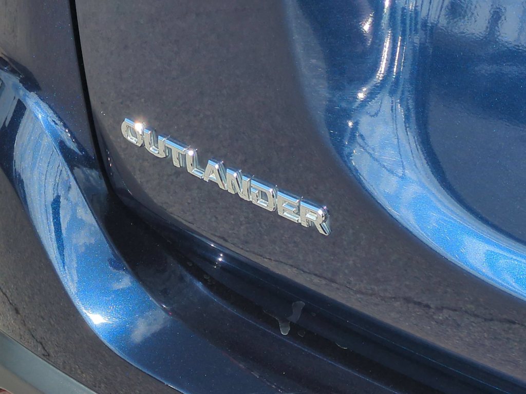 Thumbnail: 2020 Mitsubishi Outlander - 34