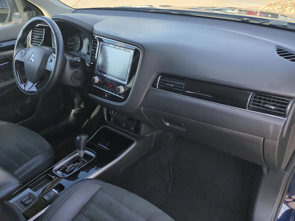 Thumbnail: 2020 Mitsubishi Outlander - 13
