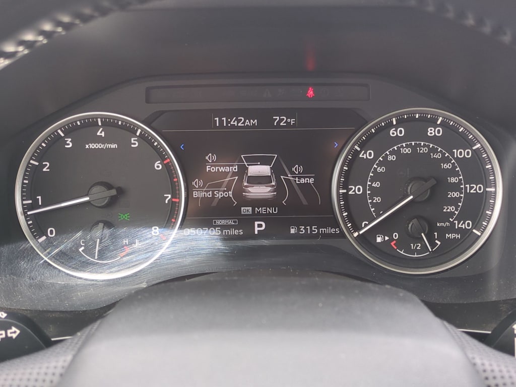 Thumbnail: 2023 Mitsubishi Outlander - 16