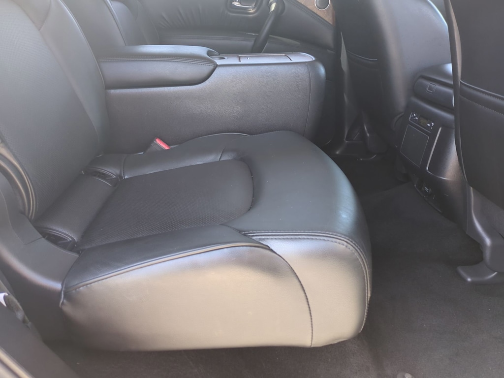 2023 Nissan Armada SL 32