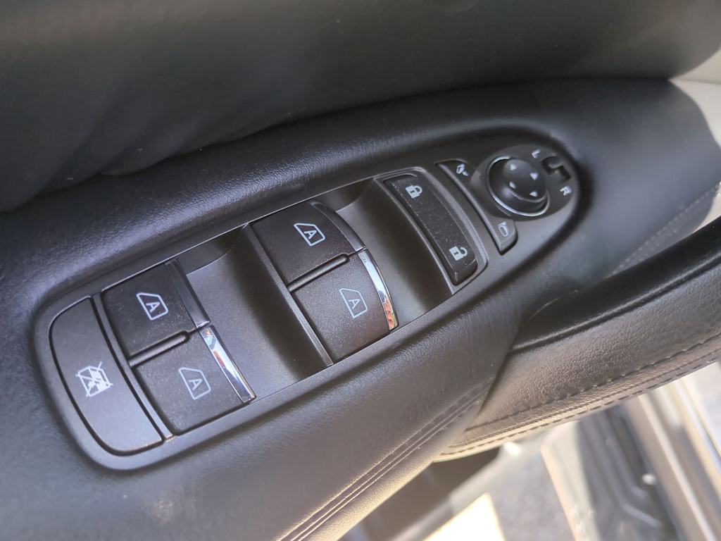 2023 Nissan Armada SL 31
