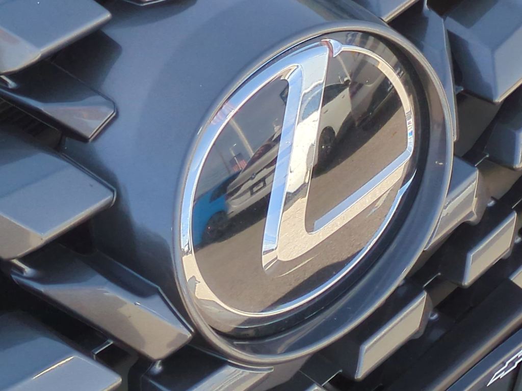 Thumbnail: 2022 Lexus GX - 35