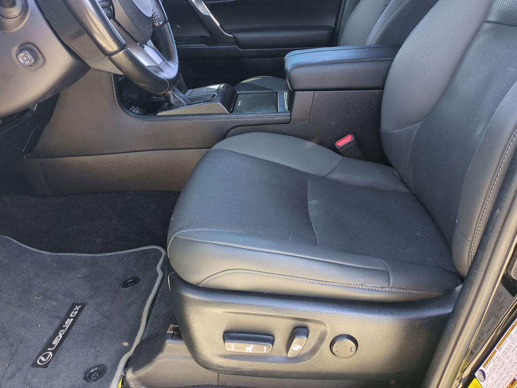 Thumbnail: 2022 Lexus GX - 30