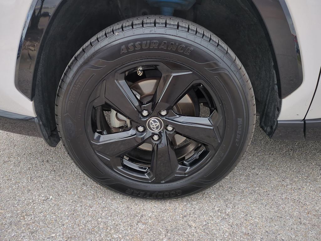 Thumbnail: 2019 Toyota RAV4 - 8